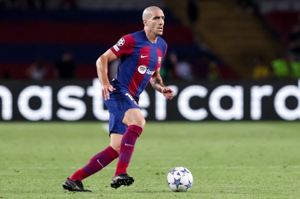 Each team: 33-year-old Romeu r